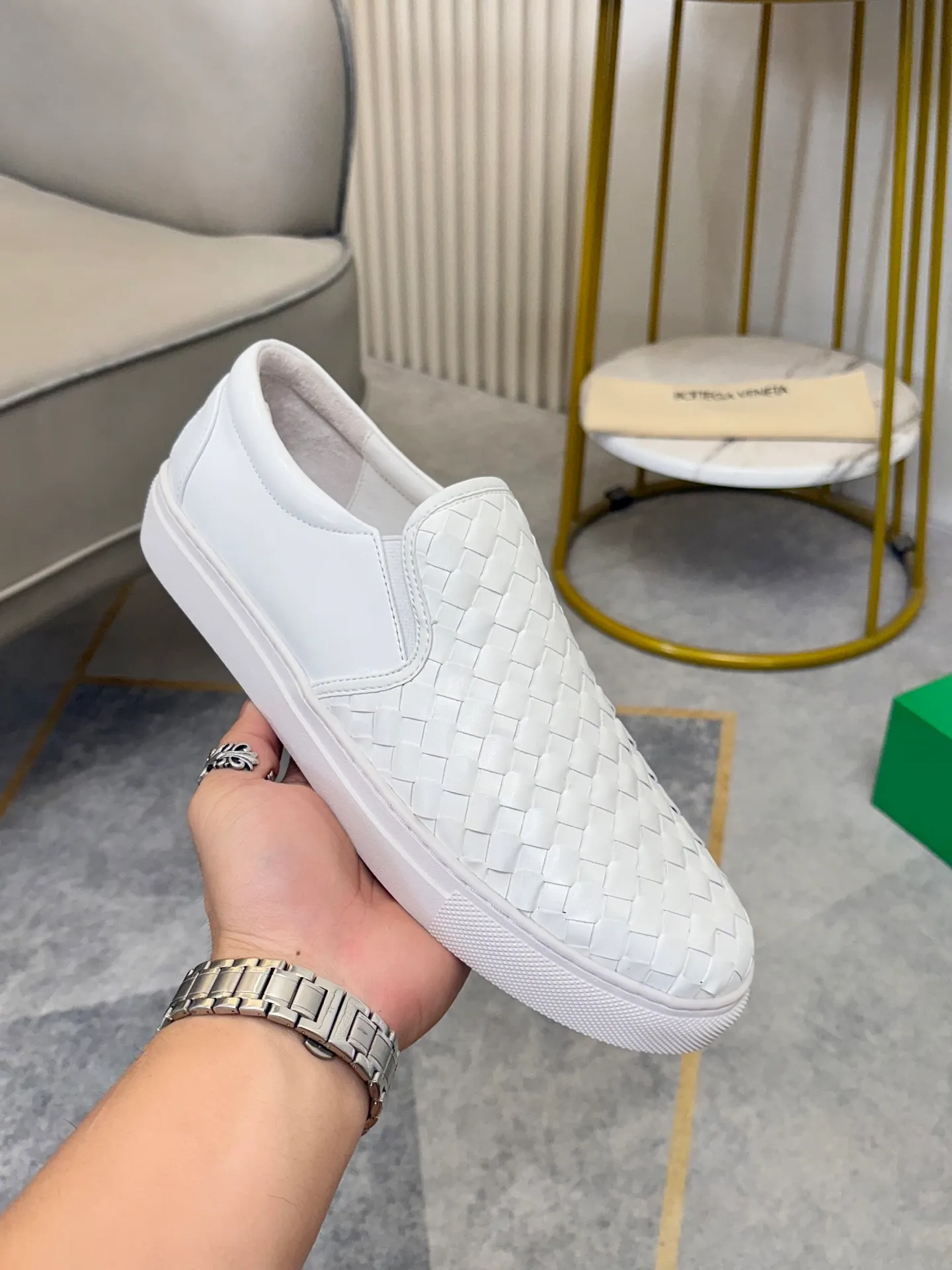 P420. BV men's casual shoes, handsome and versatile low-top shoes, woven cowhide upper, pigskin lining for the feet, 🌺🌺perfect shoe last, 🌲🌲 fashionable and handsome, comfortable on the feet, 🚗🚗wear-resistant and non-slip rubber outsole. Code number: 38-44. 45 is custom-made and cannot be returned or exchanged